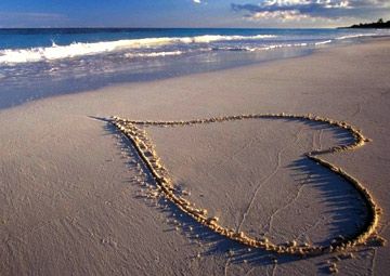 Un cuore sulla sabbia