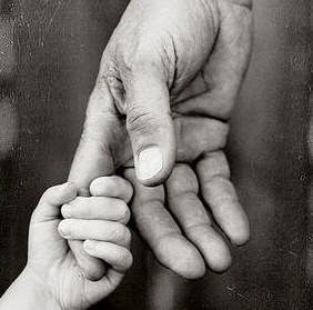 La mano di un padre