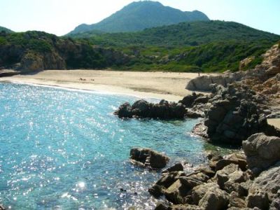 Lungo la riva del mare