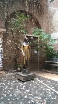 Visita al cortile di Giulietta