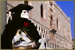 Dietro la maschera