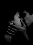 "In un bacio oscuro"