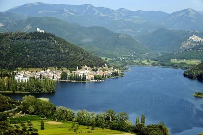 Sul fondo del lago la luna