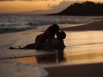 Riaverti nelle impronte lasciate sull'arenile