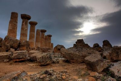 Pietra, rovine e polvere