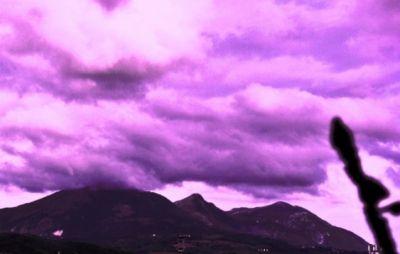 Buongiorno lilla e arancio con accenni di voluttuoso rosa