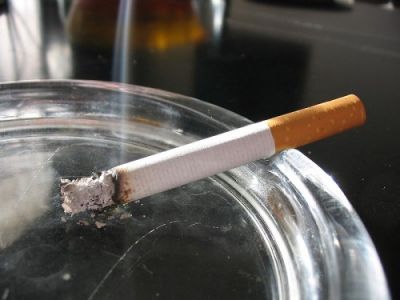 Come una sigaretta gettata a metà