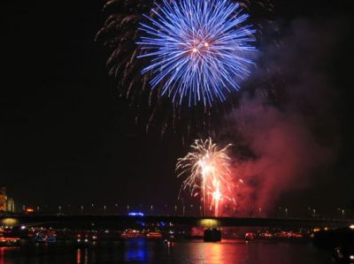 Dopo i fuochi d'artificio... brilla un desiderio