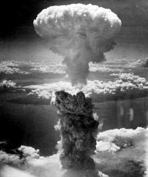 Qualche passo radioattivo (hibakusha)