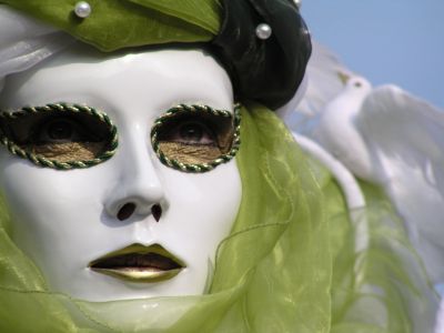 La bocca ormai è piena di terra