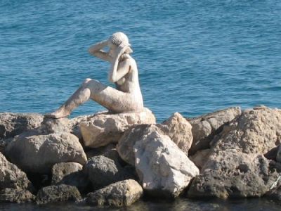 Solo un'assordante eco  