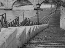 Preghiera sul Lungotevere (all'alba)