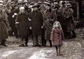Bambina dal cappotto rosso