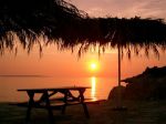 Tramonto esotico sul mare