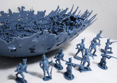 I bambini giocano alla guerra