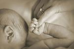 Un bambino che nasce