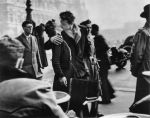 Poesie su frequenze di radio locali a Parigi