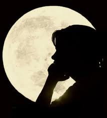 Ascolto una Luna piangere