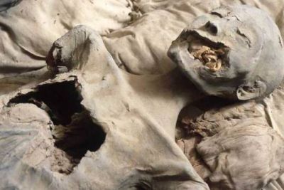 A Nefertiti 2 -L'essenza della morte