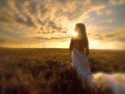 Sempre in silenzio l'amore mi ha attraversato