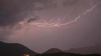 Fusti lampu senza tronu