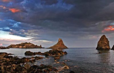 L'Etna e i suoi faraglioni