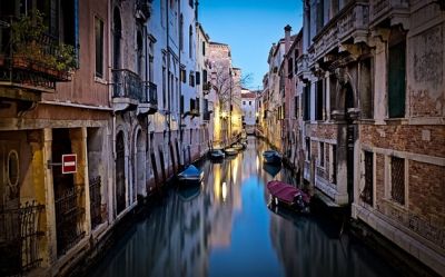 Sulle acque della laguna