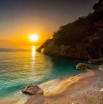 E tu che m'accarezzi