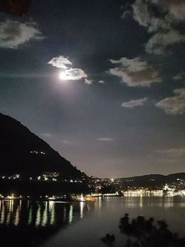 E� quella luna che splende nel cielo