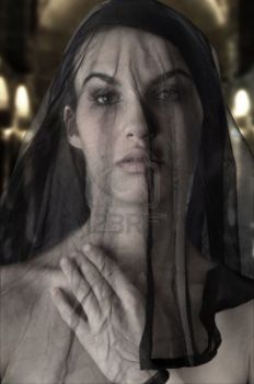 La signora velata di nero