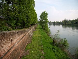 Lungo l’argine della vita