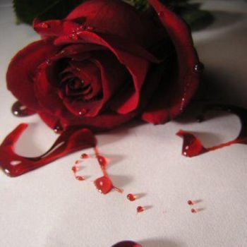 Fiume color rosso trafitto