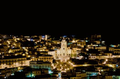 Modica e Noto: fiori nati da un dramma