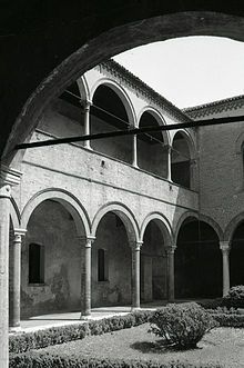 All'ombra dei chiostri