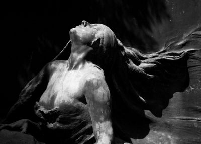 Dolore immenso di significato