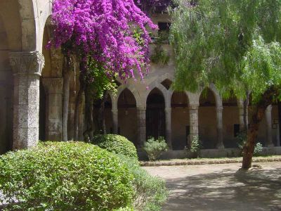 Silenzio nel chiostro
