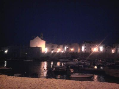 Per la via del borgo