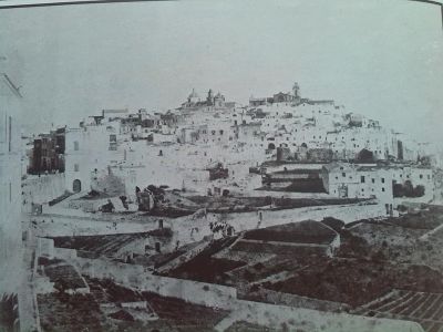 Il Borgo, l�Antico e il Nulla