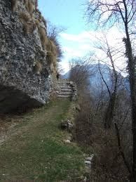 Piu scuro ed erto appare il. mio sentiero