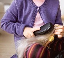 Ma mica sto qui a pettina' le bambole  