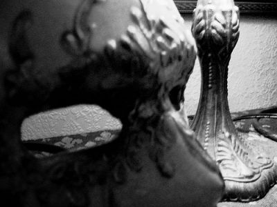 L'insano riflesso in cui scrivo