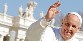 Papa Francesco arriva