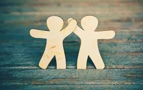 Dal cielo piovono scie d�amicizia