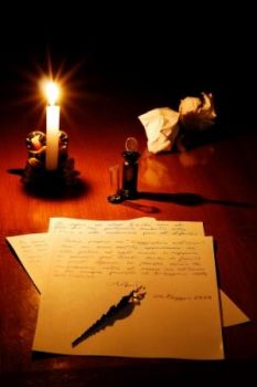 Perché Vestire di Superfluo Persino Le Parole?