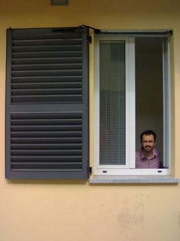 All'ubriaco sotto le finestre di casa mia