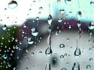 Rivolo d'acqua piovana