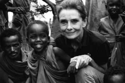 Volti incollati d'amore  