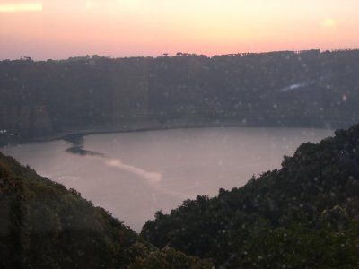 Trabocca la poesia a Nemi  