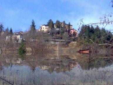 Suonavan le campane sulla collina