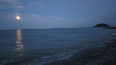 Sul mare la Luna